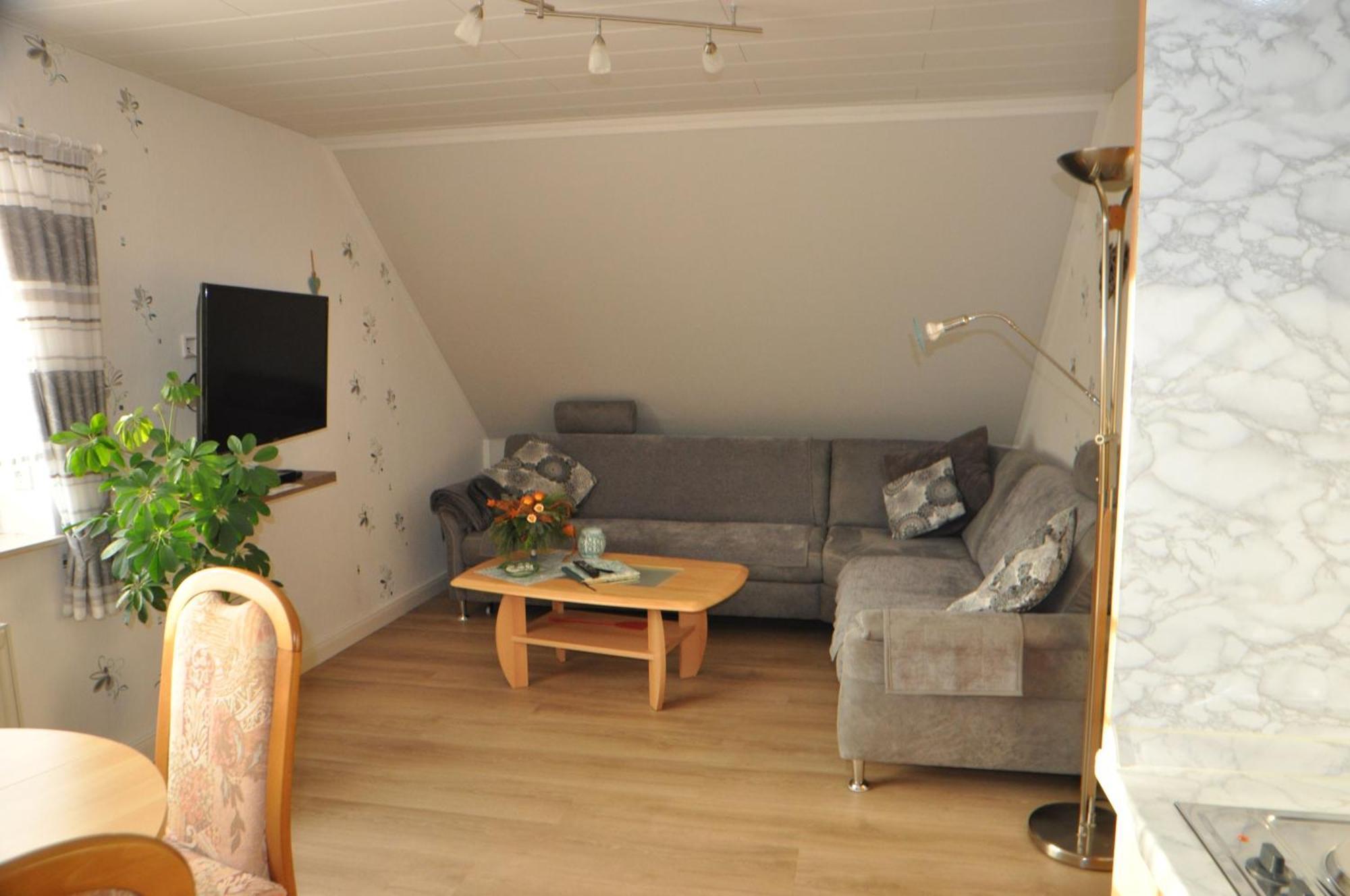 Ferienwohnung Brentano_ 65230 Moormerland Esterno foto